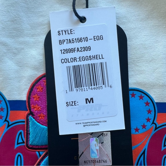 Philadelphia 76ers Pro Standard Women’s  Retro T-Shirt - MEDIUM (NWT) - Picture 5 of 9